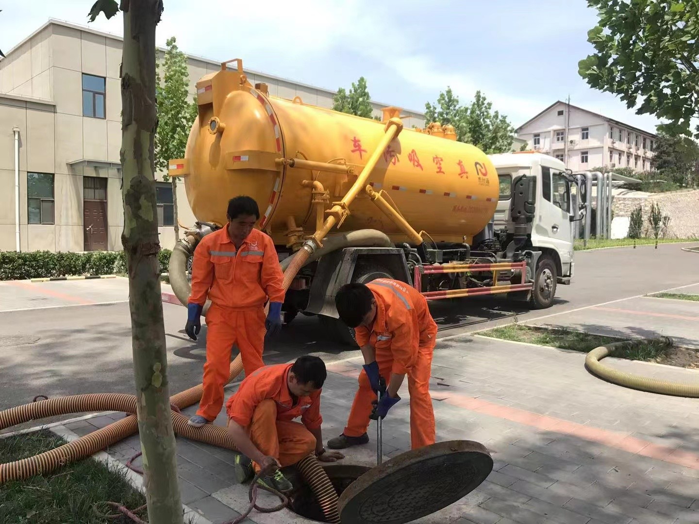本溪化粪池清理与5-8吨吸粪车施工效率分析